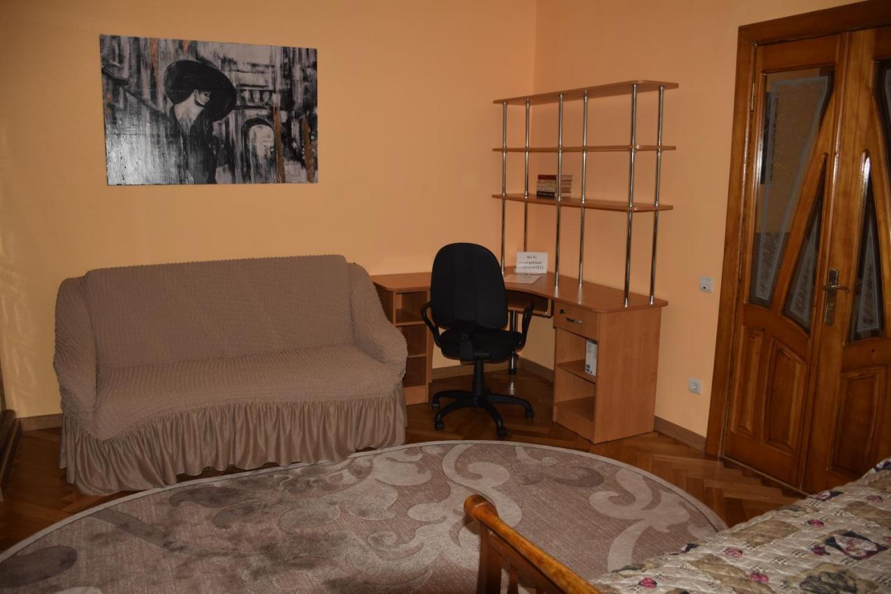 Apartment Orgelsaal Chernivtsi Exterior photo