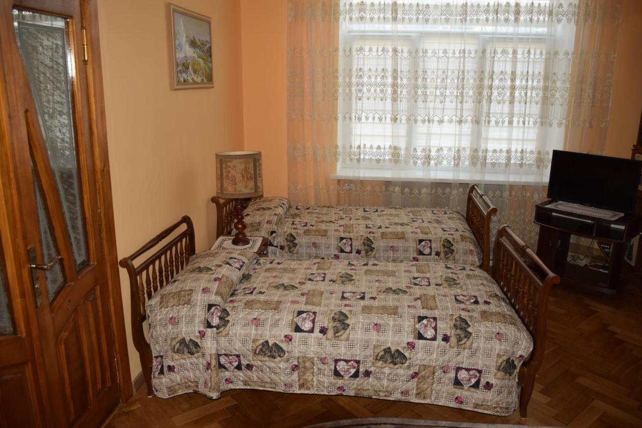 Apartment Orgelsaal Chernivtsi Exterior photo